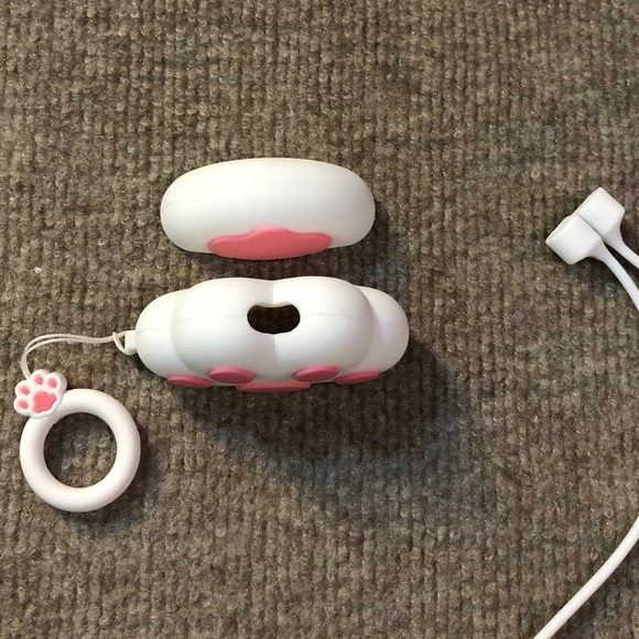 AirPod Pro Animal Paw Case - Picture 7 of 7